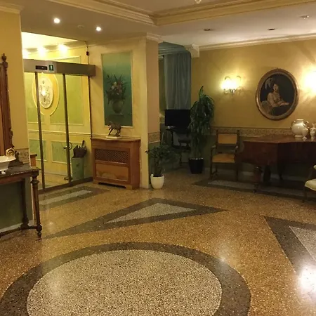 本蒂沃利奥时代公寓酒店