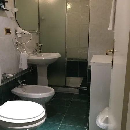 酒店 本蒂沃利奥时代公寓酒店 4*